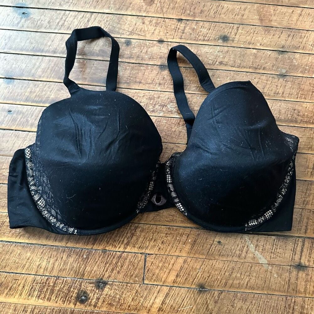 Victoria’s Secret black 40DD lace lined perfect bra